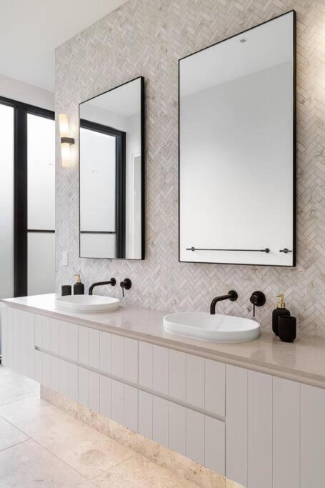 Kirks On Park - Brand New Luxury Home, Great Location Sorrento Exterior photo